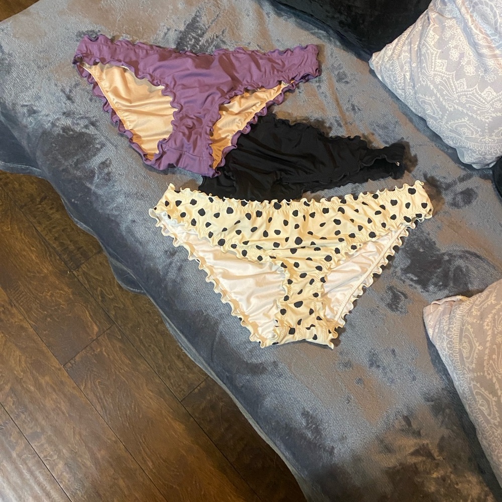 Shade & Shore Purple and Cream Ruffled Bikini Bottoms